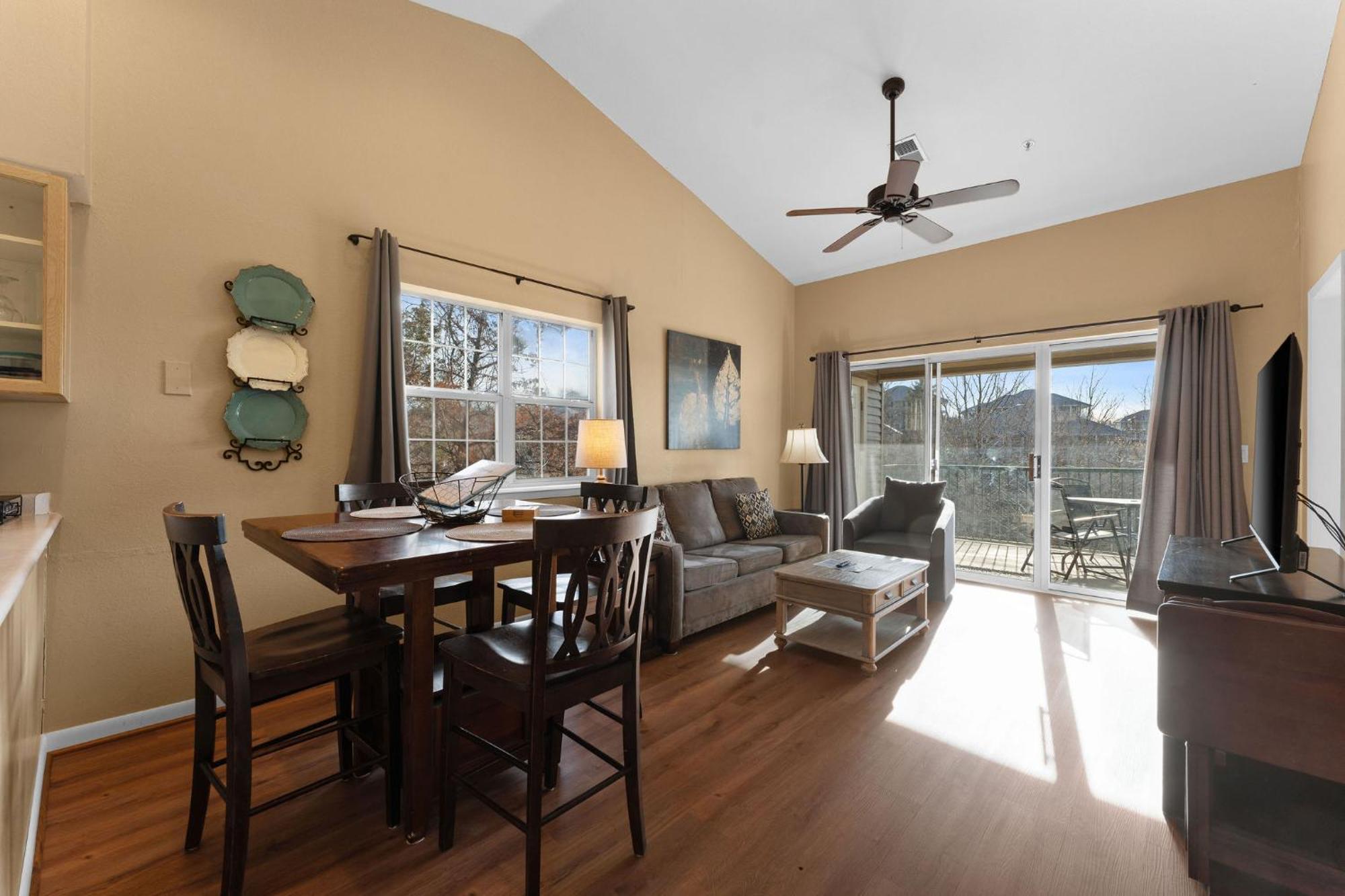 Cozy Top Floor 2Br Condo With View And Amenities!! Point Lookout エクステリア 写真