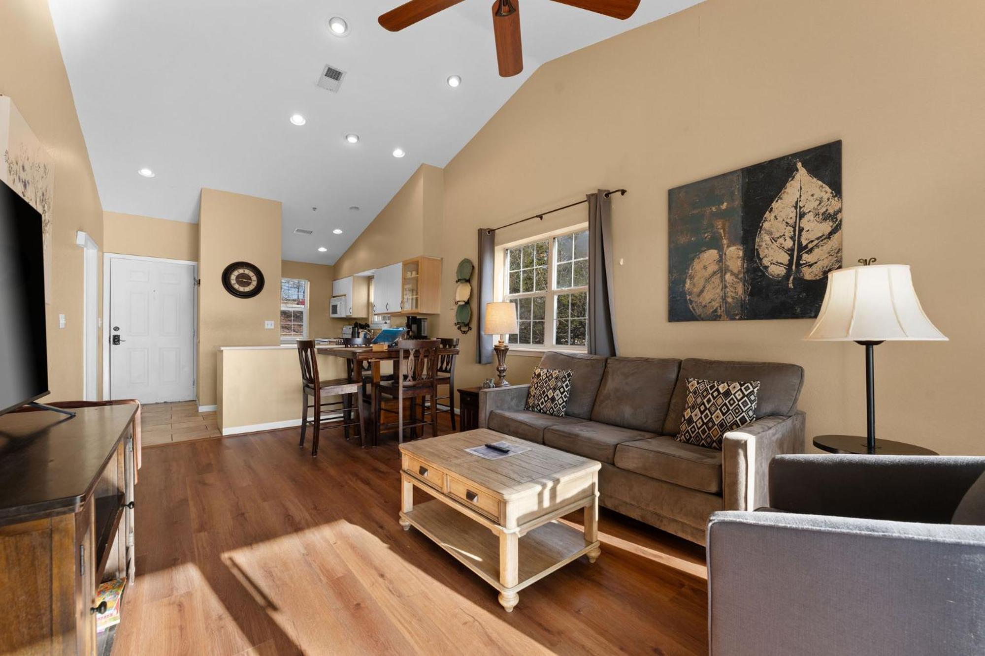 Cozy Top Floor 2Br Condo With View And Amenities!! Point Lookout エクステリア 写真